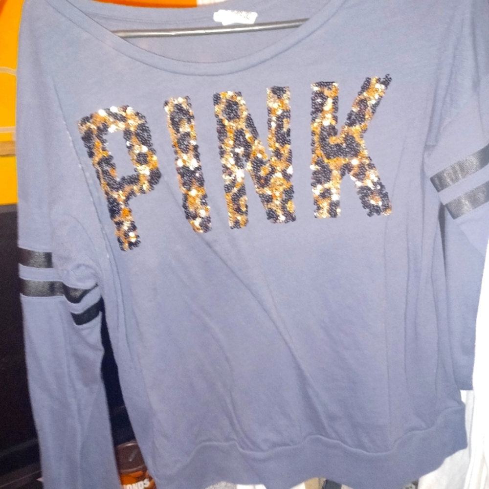 PINK long-sleeved shirt